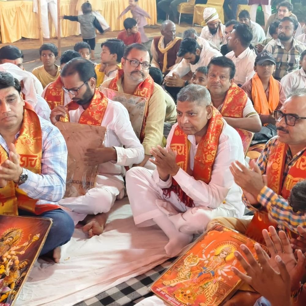 नहटौर में मां भगवती का जागरण:मां चामुंडा देवी मंदिर में दुर्गा अष्टमी पर श्रद्धालुओं ने लिया भजनों का आनंद