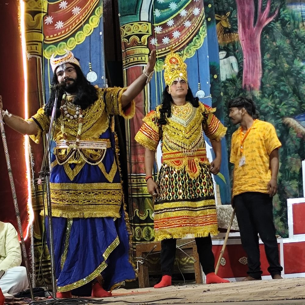 कोंच में राम-भरत मिलाप का भावपूर्ण मंचन:दर्शकों की आंखें की नम, भाईचारे का दिखा अनुपम उदाहरण