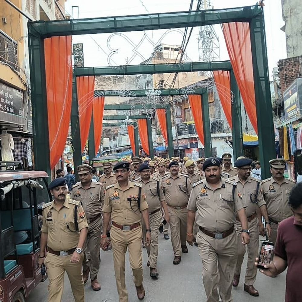 मऊ में दुर्गा पूजा-दशहरा की सुरक्षा व्यवस्था जांची गई:483 प्रतिमाएं, 17 जुलूस और 57 जगहों पर रावण दहन; ड्रोन से भी होगी निगरानी