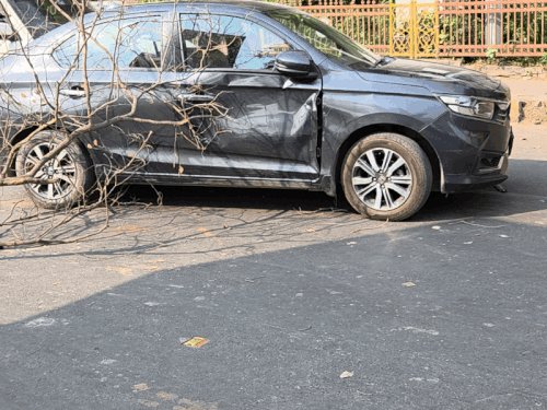 प्रयागराज में वकीलों पर भी FIR:मेडिकल कॉलेज के असिस्टेंट प्रोफेसर ने तहरीर में कहा, अज्ञात वकीलों के झुंड ने हमला किया