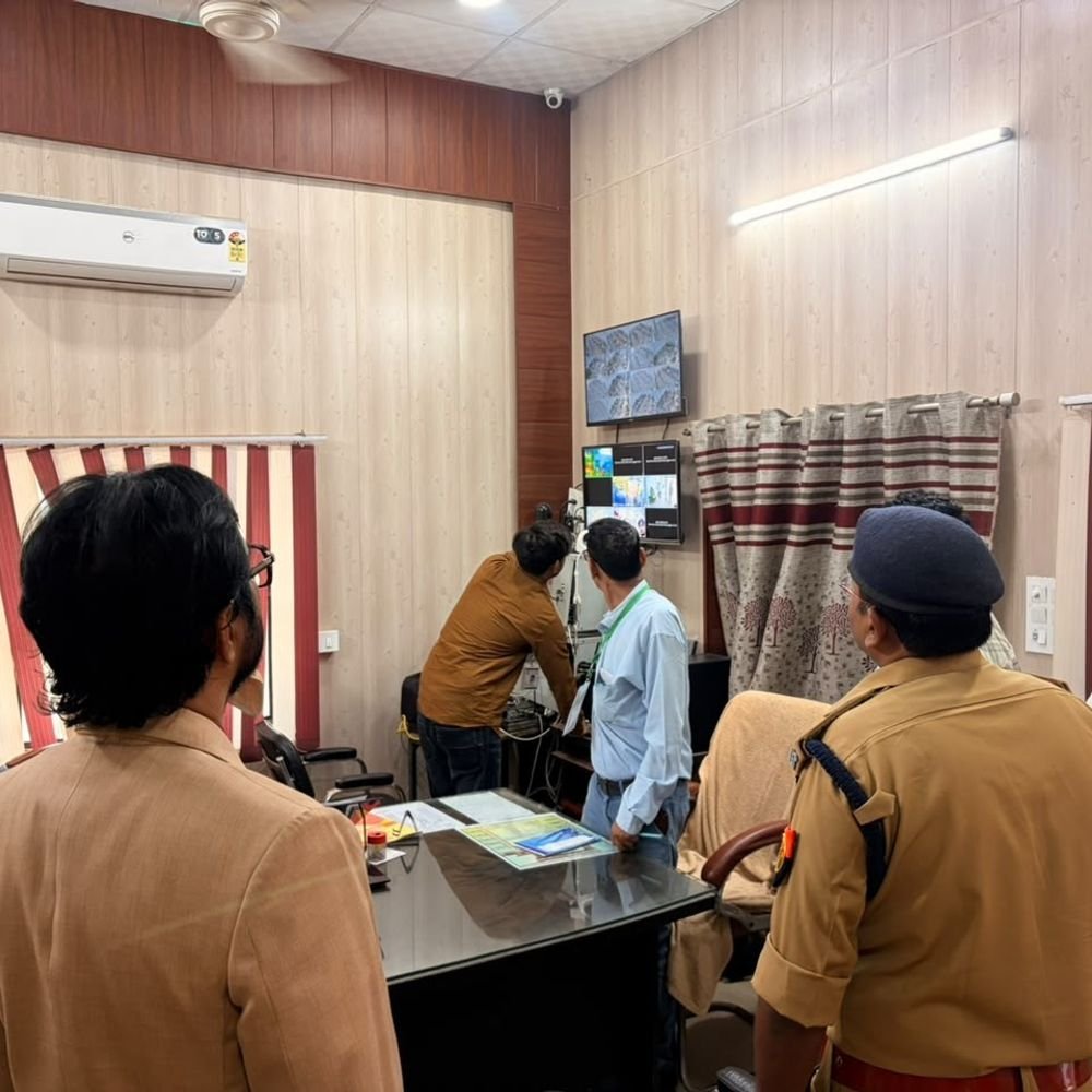 बुलंदशहर में UPSSSC PET-2026 परीक्षा शांतिपूर्ण शुरू:अपर पुलिस अधीक्षक नगर ने केंद्रों का निरीक्षण किया, नकल रोकने के लिए कड़े इंतजाम