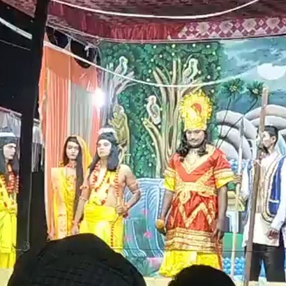 अमेठी में रामलीला का मंचन:कैकेयी-मंथरा संवाद, राम-सीता और लक्ष्मण के वनवास तथा राम-केवट के प्रसंग हुए प्रस्तुत
