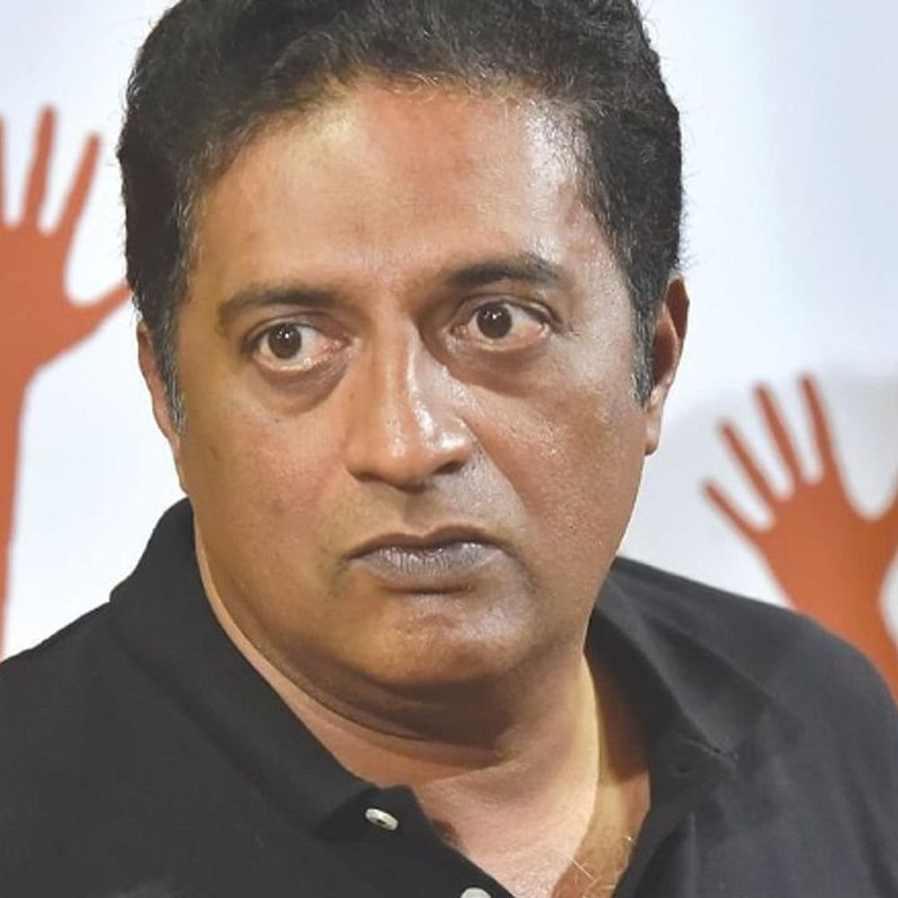 प्रकाश राज बोले- सरकार बदलेंगे, लेकिन लोकतांत्रिक तरीके से:कहा- हम बांग्लादेश या नेपाल नहीं हैं, तिरंगा मार्च से पहले हिरासत पर उठाए सवाल