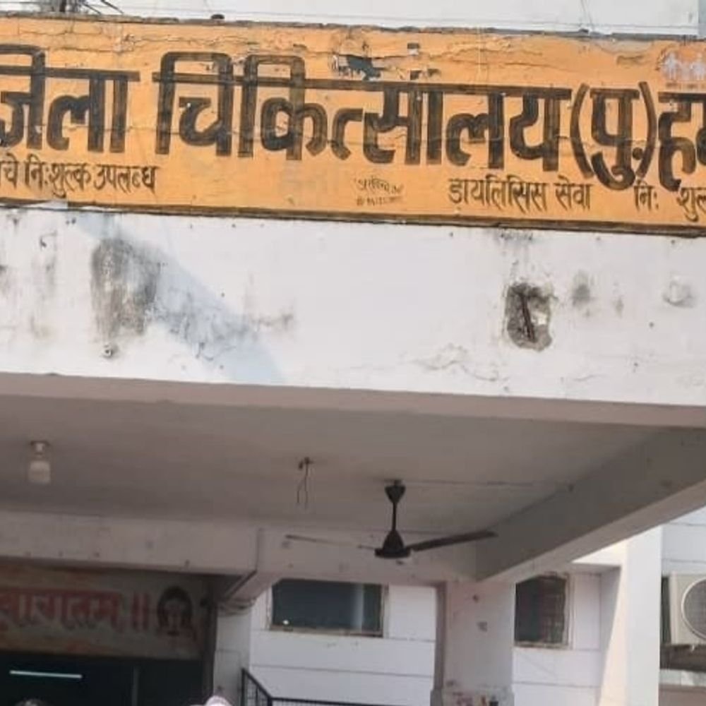 तीन सड़क हादसों में 7 लोग घायल:बाइक-ई-रिक्शा की टक्कर और गाड़ी पलटने से हुए हादसे