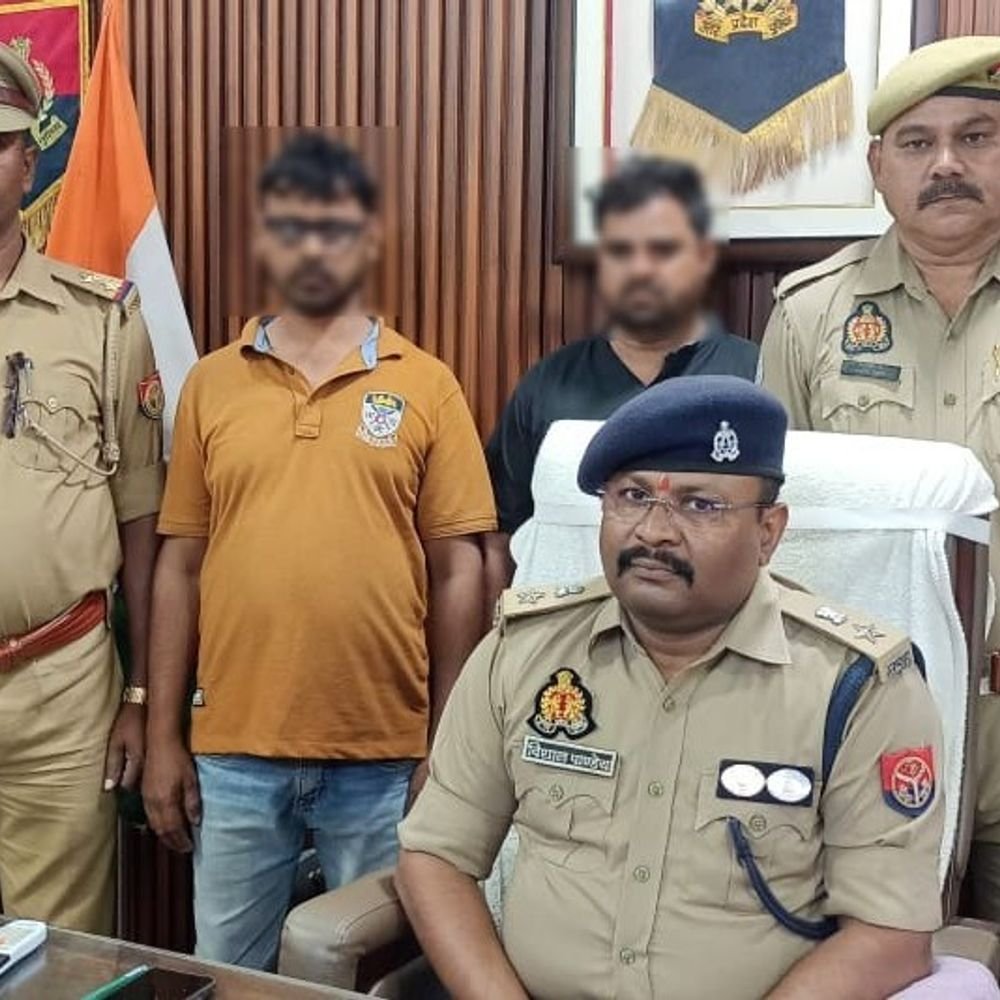 बलरामपुर में मोबाइल टावरों से चोरी करने वाले 2 गिरफ्तार:केबल समेत कई उपकरण बरामद, गाजियाबाद के रहने वाले आरोपी