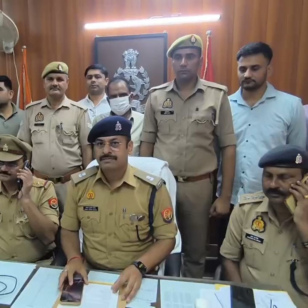 ग्रेटर नोएडा में 10 साल से फरार चोर गिरफ्तार:11 लाख के सोने-चांदी के जेवर बरामद, 250 CCTV खंगाले गए