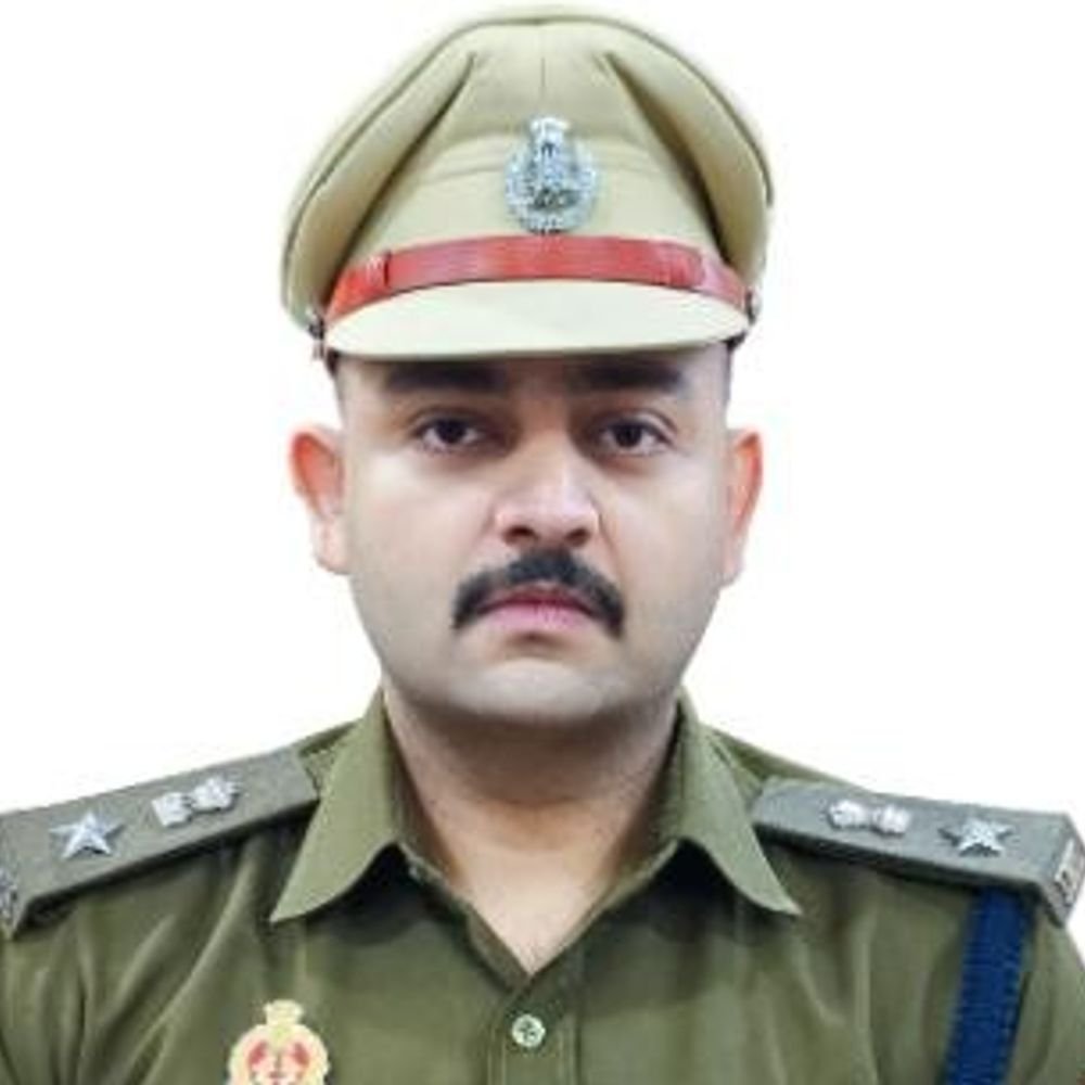 बांदा में 23 इंस्पेक्टर और दरोगाओं के कार्यक्षेत्र बदले:भास्कर मिश्रा को अपराध शाखा भेजा, प्रताप सिंह को नरैनी की कमान