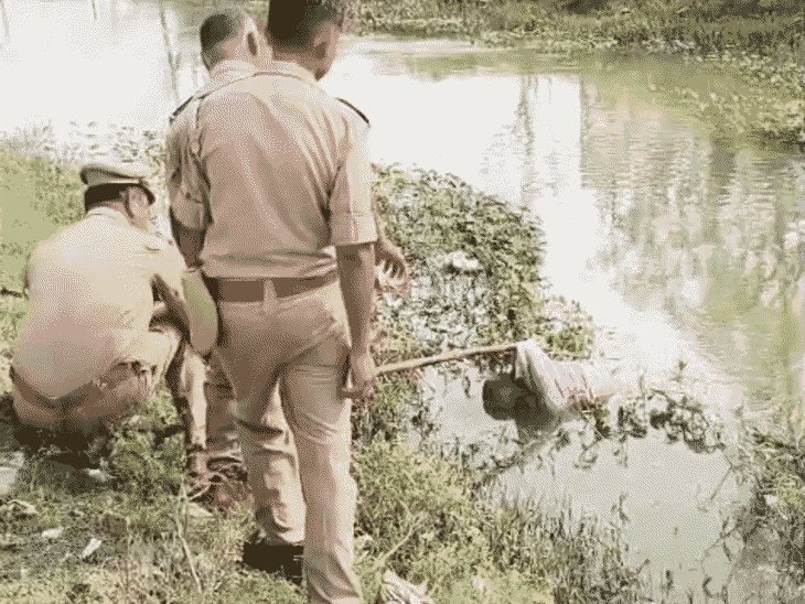 बांदा नहर में मिला अज्ञात अधेड़ का शव:पुलिस ने आधार कार्ड से की पहचान, फतेहपुर का निकला मृतक