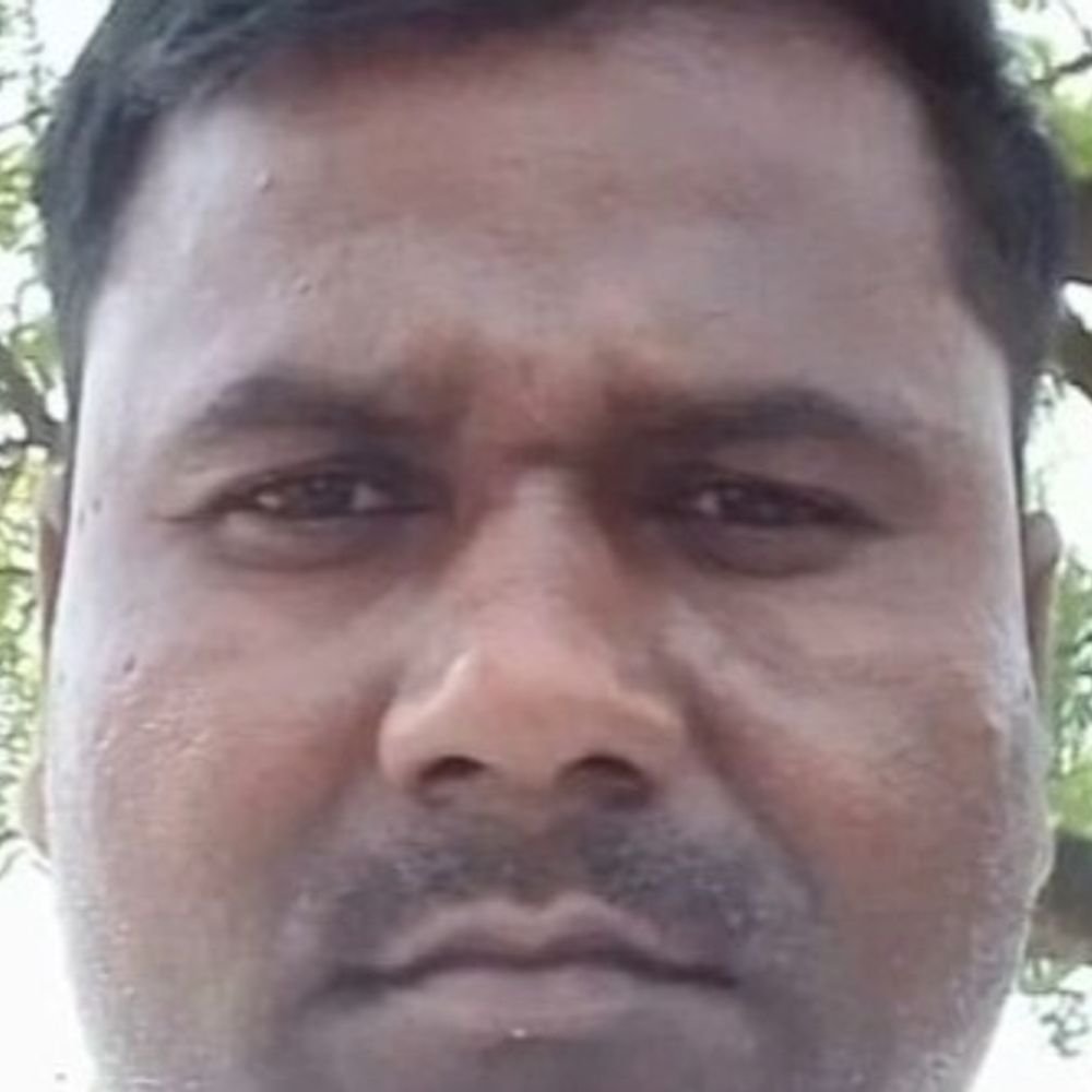 कुशीनगर में युवक की गला रेतकर हत्या:पत्नी पर आरोप, जमीन के विवाद में मारने का आरोप; दूसरी घायल पत्नी अस्पताल में भर्ती