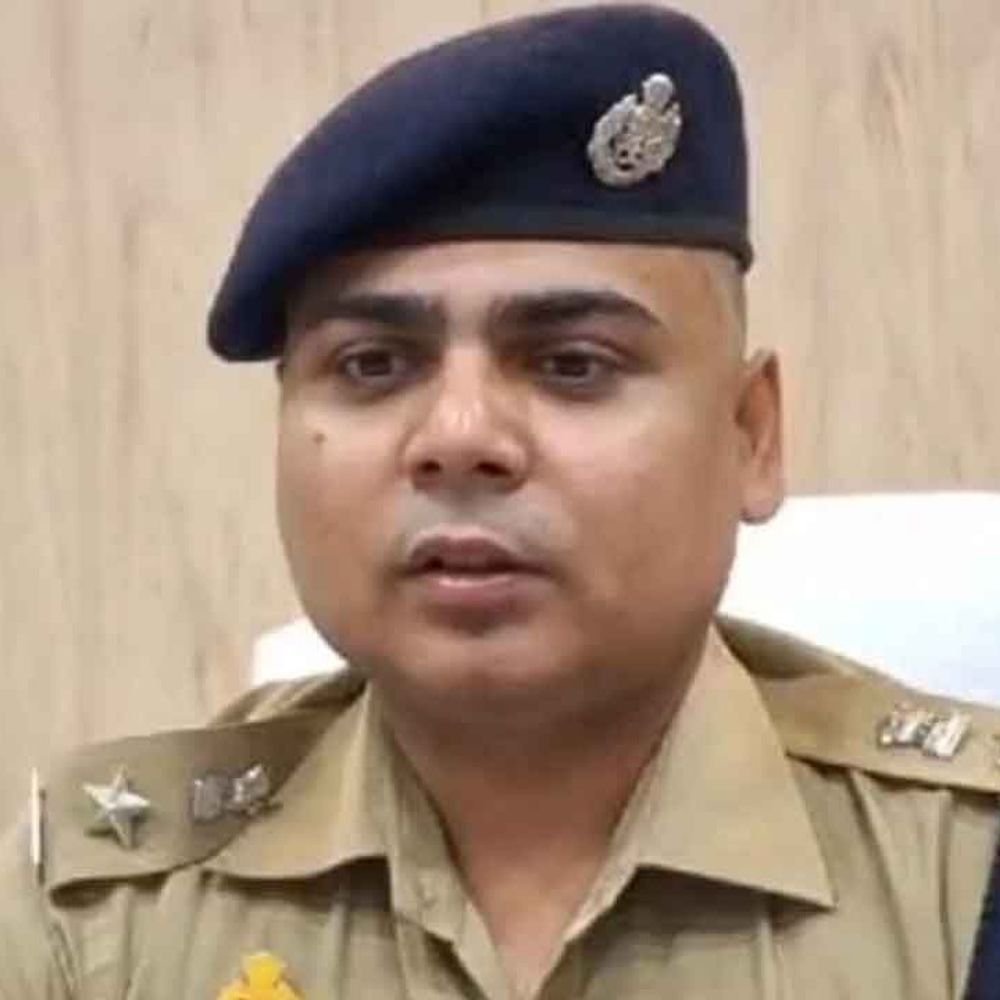 गाजीपुर के SP ईरजरजा बलिया के नए पुलिस अधीक्षक:ओमवीर सिंह बस्ती भेजे गए, 20 IPS अफसरों का हुआ ट्रांसफर