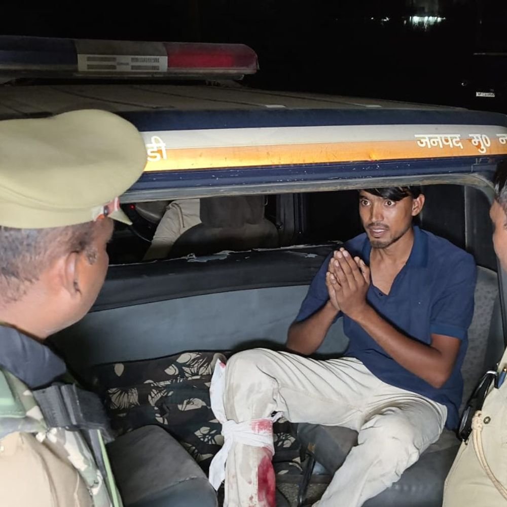 25 हजार का इनामी आरोपी मुठभेड़ में गिरफ्तार:मुजफ्फरनगर में हाथ जोड़कर माफी मांगी, दुष्कर्म समेत कई मामलों में फरार था; तमंचा-कारतूस बरामद