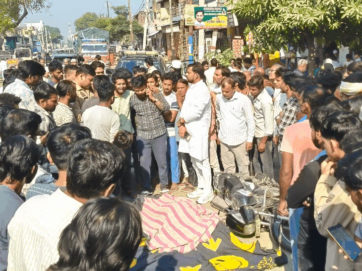 डंपर ने बाइक सवार महिला को कुचला,मौत:मेरठ के लावड़ बाजार में हुआ हादसा, आरोपी चालक गिरफ्तार