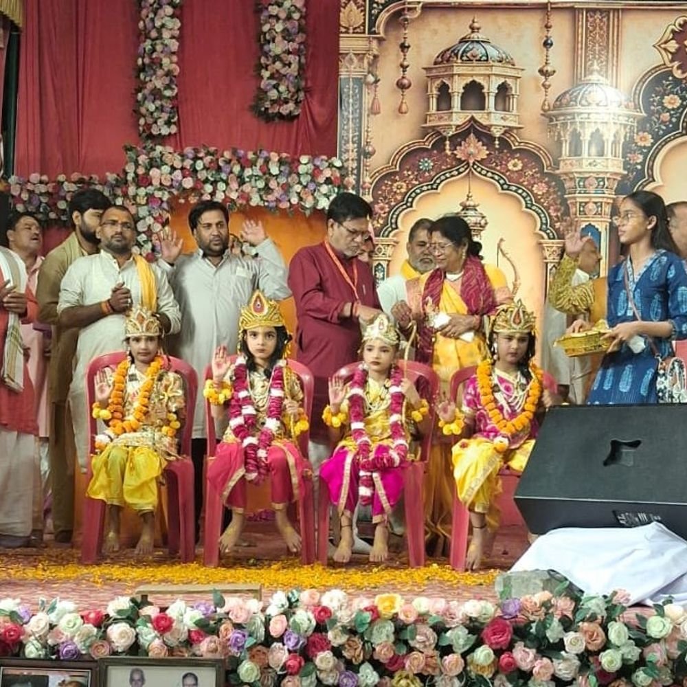 लखनऊ में राम जन्म प्रसंग से भक्तिमय हुआ कथा स्थल:स्वामी चिदंबरानंद सरस्वती ने सुनाया राम जन्म का प्रसंग, श्रद्धालु झूमे