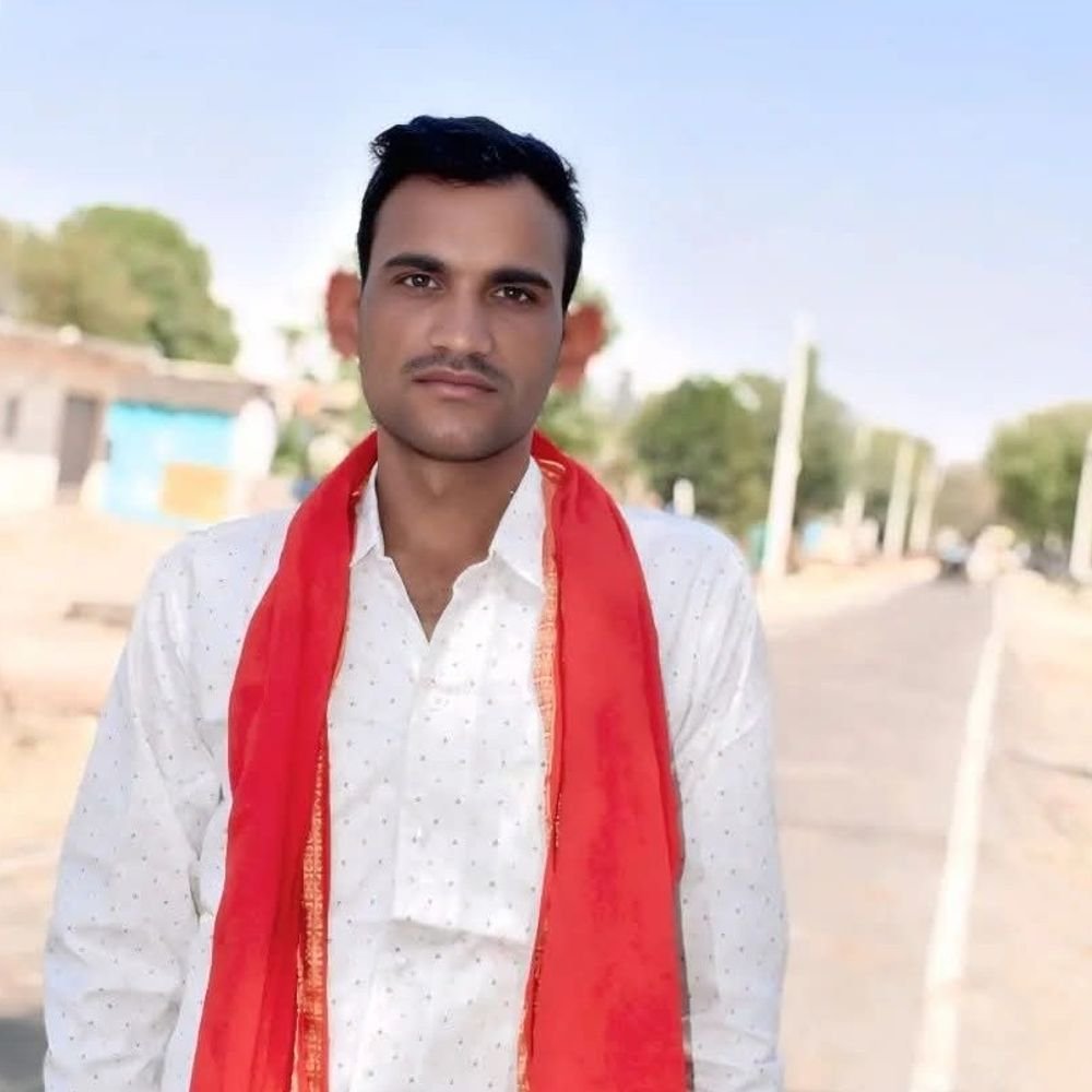 ललितपुर में रेलवे ट्रैक पर मिला युवक का शव:दवा लेने के लिए सुबह घर से निकला था, डाउन रेल लाइन पर मिली लाश