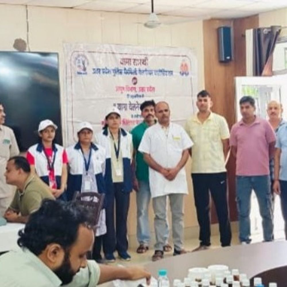 पुलिस लाइन में पुलिसकर्मियों और परिजनों का हुआ स्वास्थ्य परीक्षण:वामा सारथी ने होम्योपैथी, एलोपैथी और वेलनेस कैंप लगाकर दी मुफ्त दवाएं