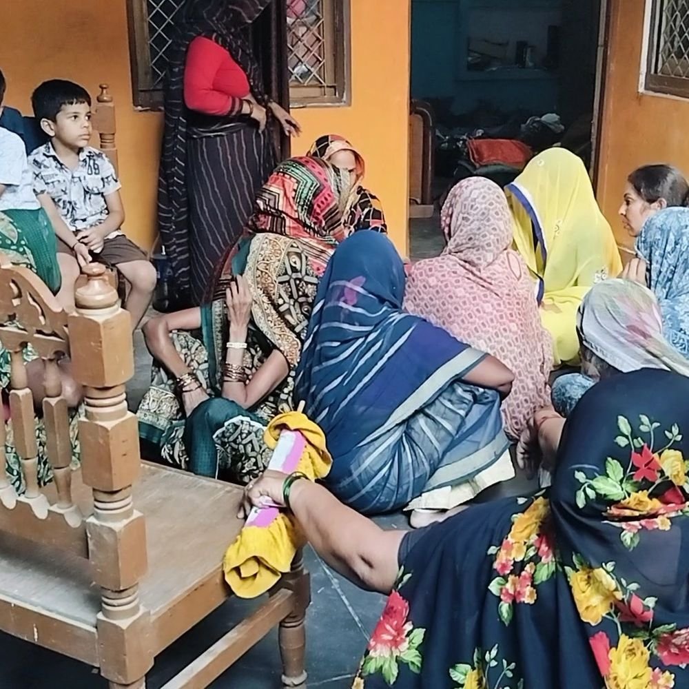 दरोगा के सूने मकान से लाइसेंसी रायफल, जेवरात चोरी:मैनपुरी में 40 लाख के गहने और 30 हजार कैस गायब, पुलिस कर रही मामले की जांच