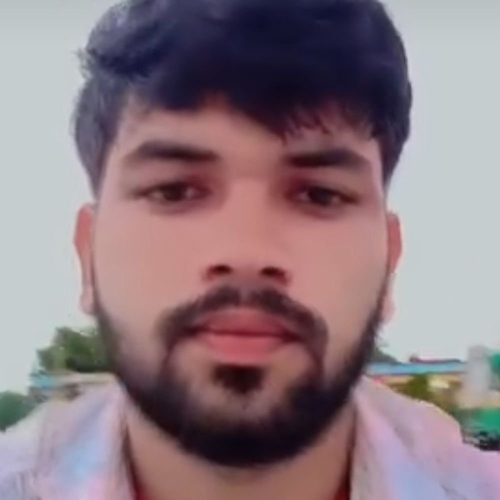बिजली के तार की चपेट में आए युवक की मौत:झांसी में मूंगफली उखाड़ने के लिए तार डालते समय चपेट में आए, छोटा भाई गंभीर