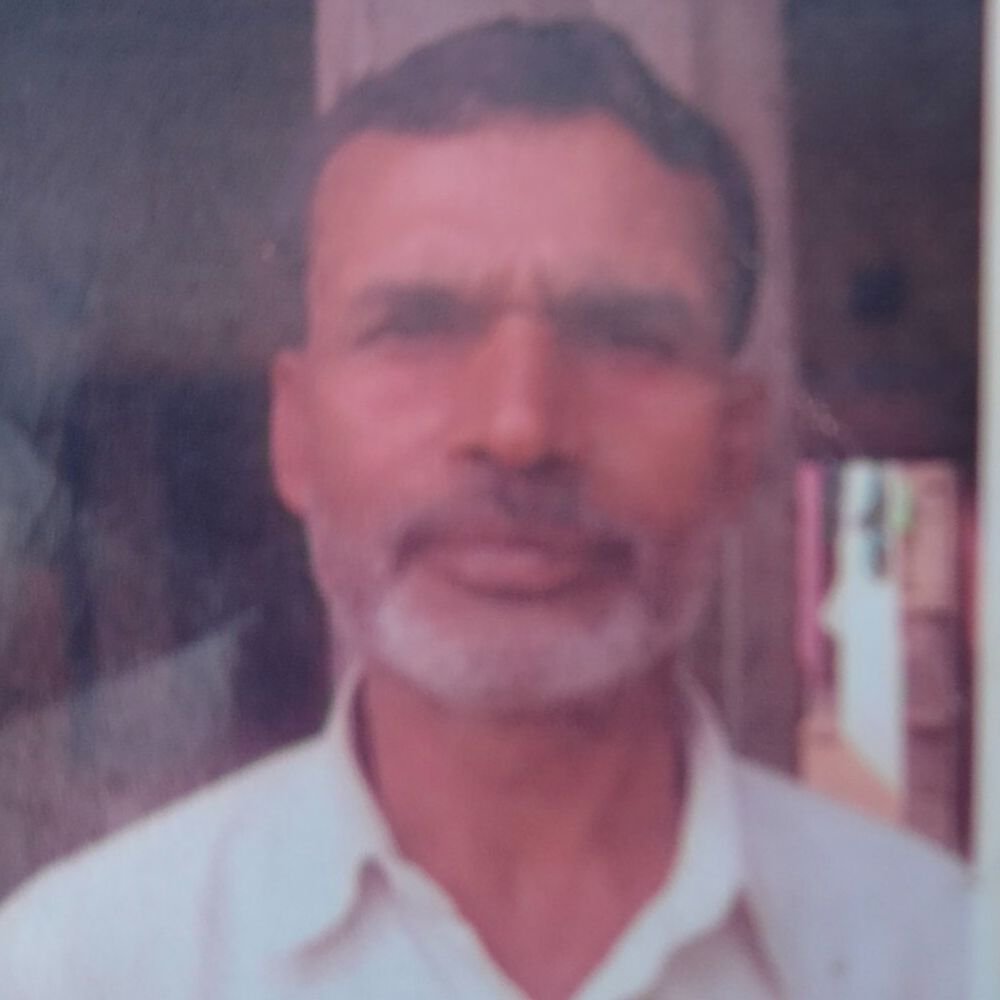 कानपुर देहात में फंदे से लटका मिला बुजुर्ग का शव:घर की छत पर कपड़े के फंदा लगाया, पुलिस जांच में जुटी