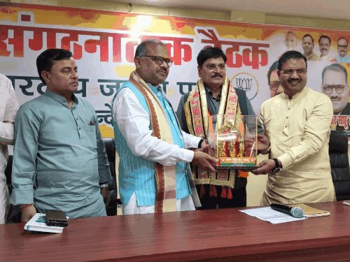 BJP-UP सह-प्रभारी ने 8 घंटे की बैठकें:कानपुर-बुंदेलखंड पदाधिकारियों के साथ हारी हुई और कमजोर सीटों पर जीतनें की रणनीति बनाई