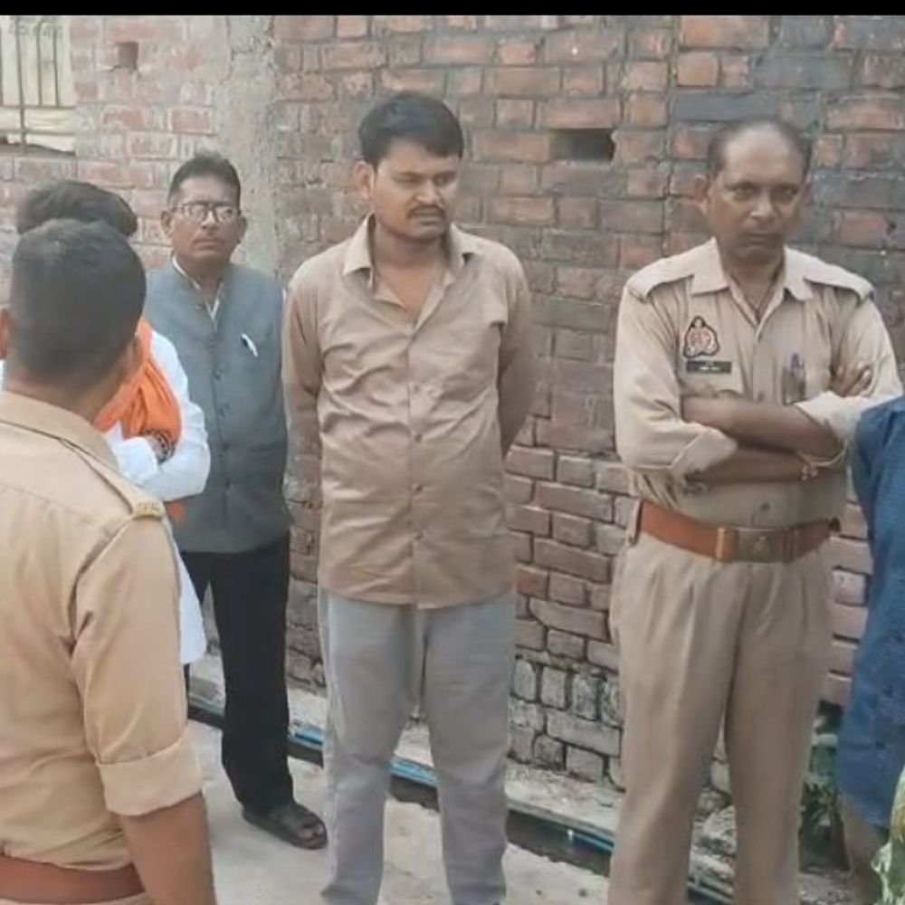 महिला ने बंद कमरे में फांसी लगाकर दी जान:पुलिस जांच में जुटी, शव पोस्टमार्टम को भेजा