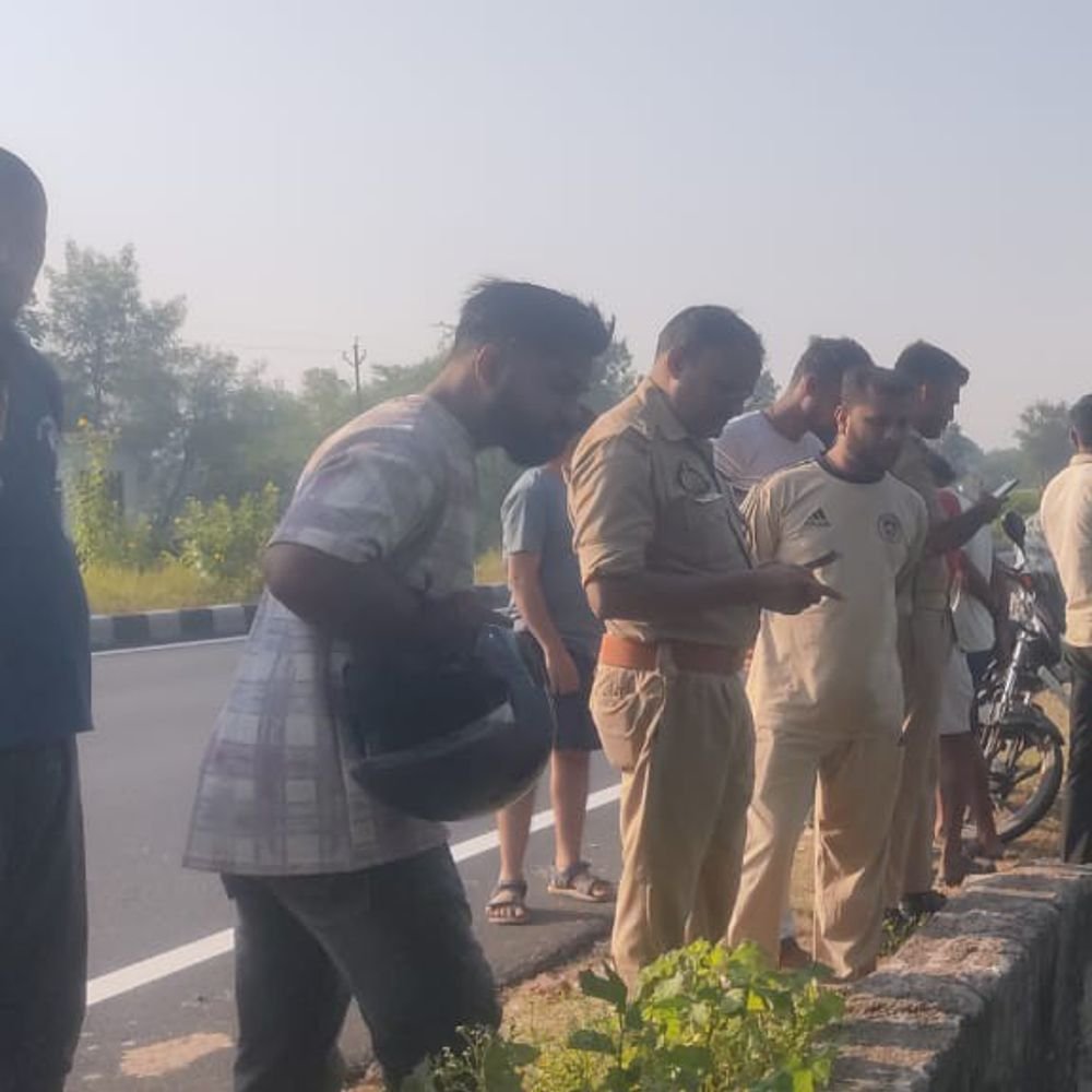 ललितपुर में अज्ञात वाहन ने बुजुर्ग महिला को रौंदा, मौत:दूध देकर घर लौट रही थी, कड़ेसरा कला में पुलिया के नीचे से शव बरामद