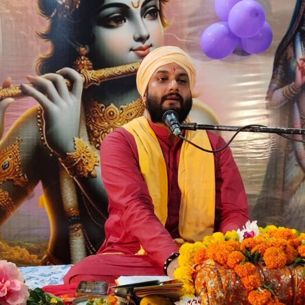 श्रीकृष्ण ने दिया प्रकृति और गौ सेवा का संदेश:गोवर्धन पूजा प्रसंग सुन श्रद्धालु हुए भावविभोर, कथा महोत्सव का पांचवां दिन