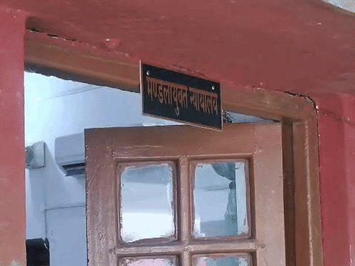 शिक्षक एमएलसी में कल बढ़ेगी नामांकन की संख्या:संजयन त्रिपाठी सपा में शामिल; कमलेश यादव को लखनऊ बुलाया गया