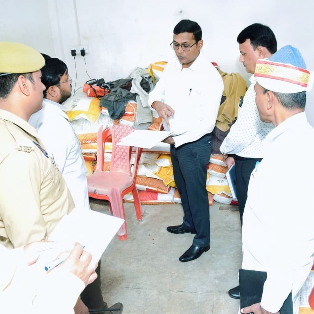 लखीमपुर में गो आश्रय स्थल में कमजोर मिले गोवंश:डीएम ने सचिव पर कार्रवाई और बीडीओ का वेतन रोकने के निर्देश दिए