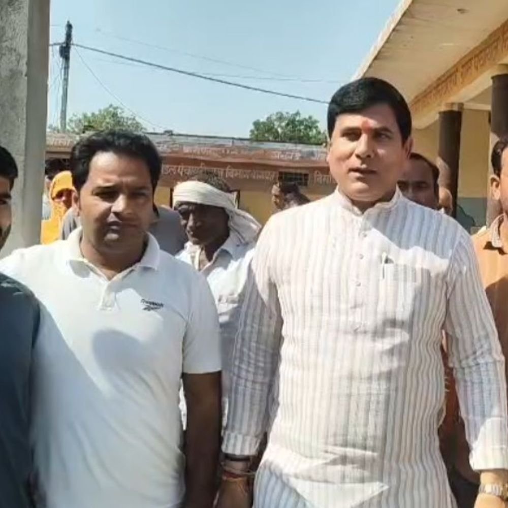 लोनी विधायक ने छात्रों की पिटाई का मामला उठाया:लव जिहाद एंगल पर जांच की मांग दोषियों पर कार्रवाई की मांग, 14 पुलिसकर्मी हुए थे लाइन हाजिर