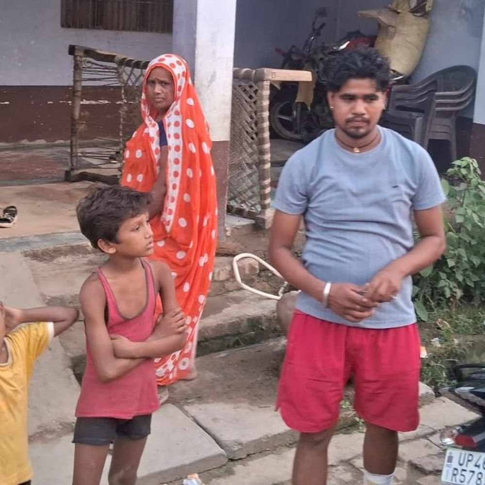 नवजात की मौत स्टाफ नर्स ड्यूटी से हटाई गई:श्रावस्ती में परिजनों का आरोप- इलाज में लापरवाही, डीएम से शिकायत के बाद एक्शन