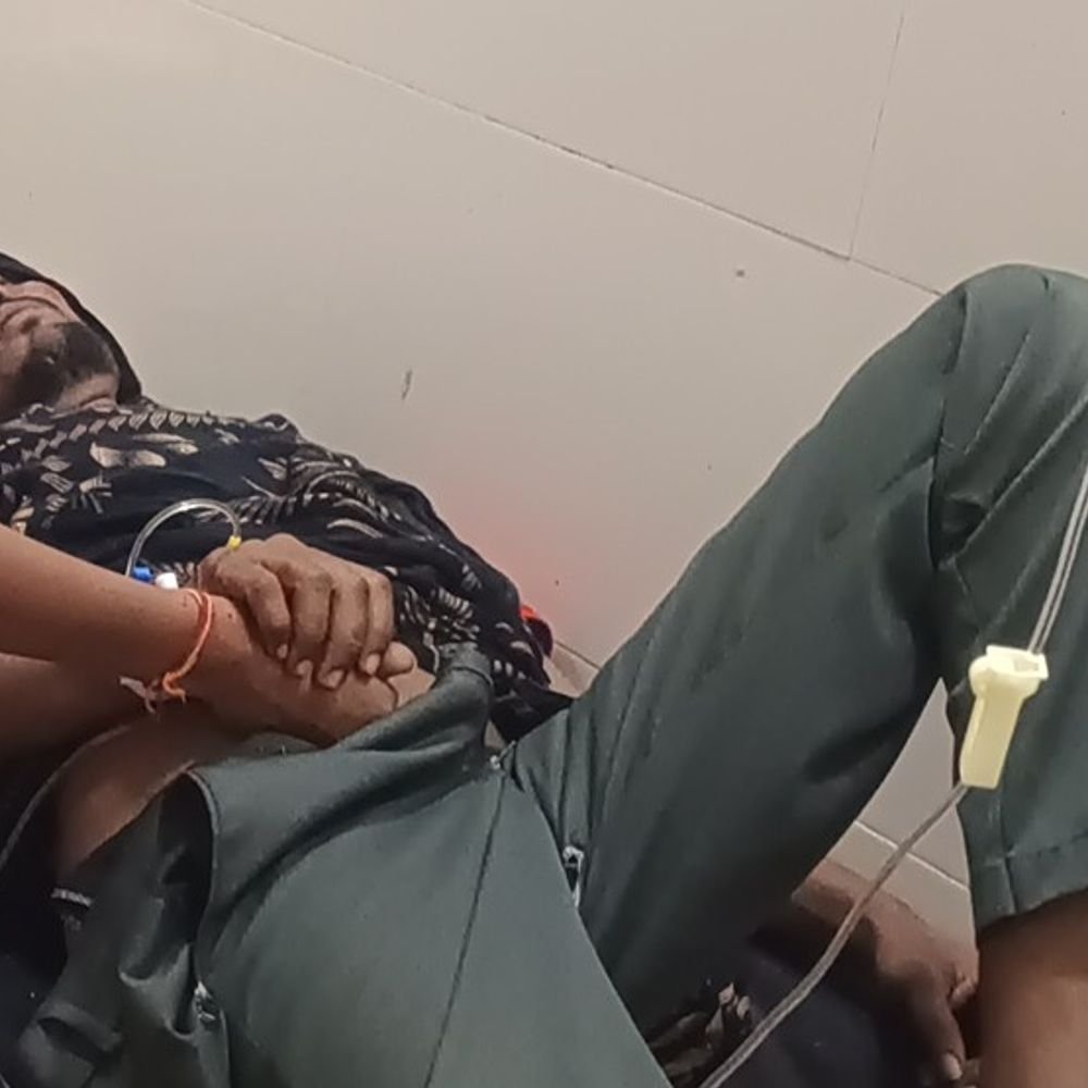 करमहा कब्रिस्तान के पास युवक अनियंत्रित होकर गिरा:सिर में गंभीर चोट, जिला अस्पताल में उपचार शुरु