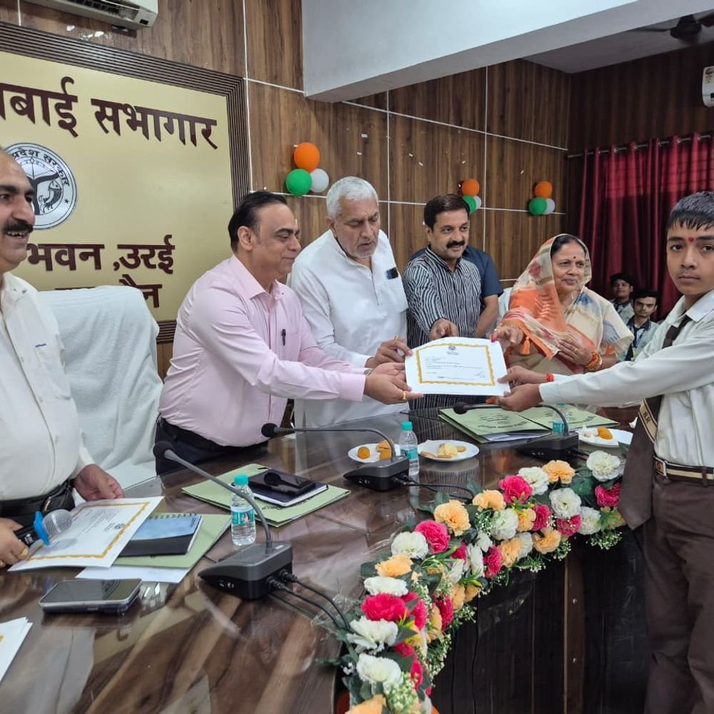 जालौन के 2,521 छात्रों को मिली 56.36 लाख की छात्रवृत्ति:DBT से खातों में पहुंची शुल्क प्रतिपूर्ति की रकम, शिक्षा खर्चों में मिलेगी मदद