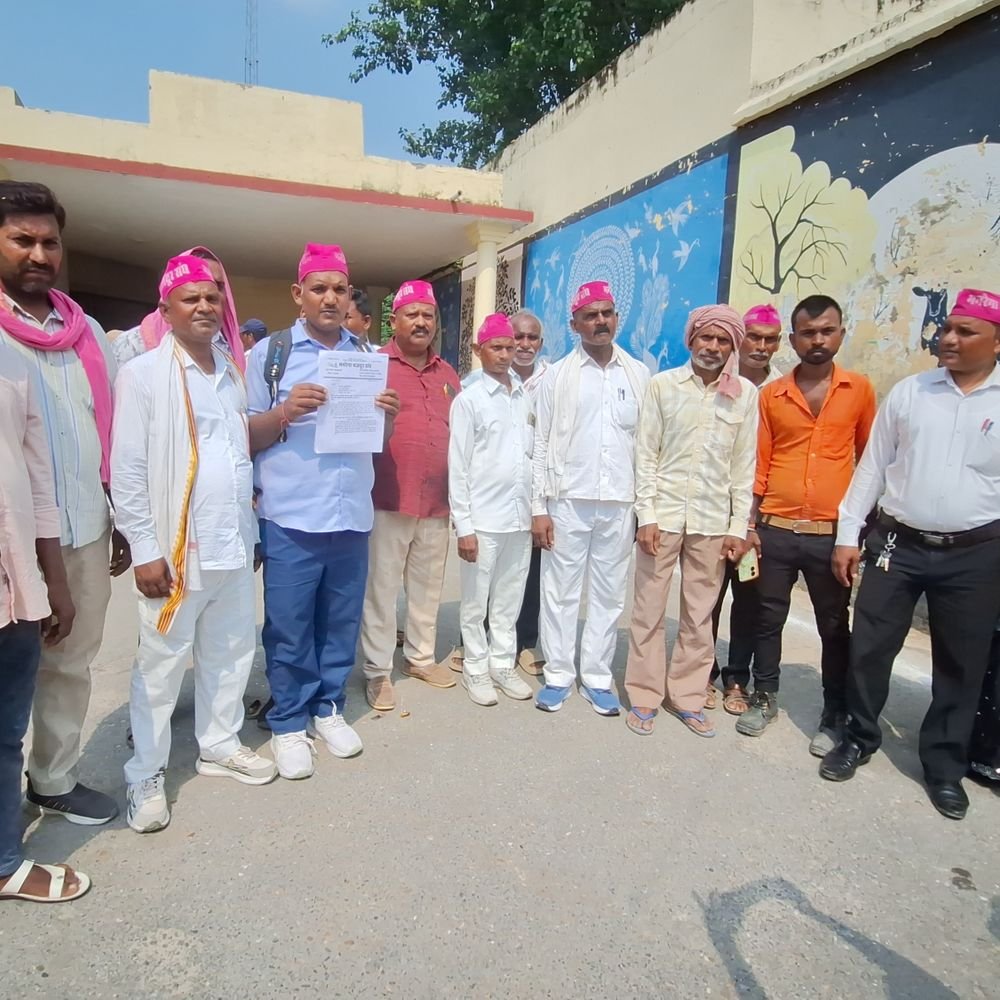 मनरेगा मजदूरों ने बाजार दर पर मजदूरी मांगी:125 दिन रोजगार और भुगतान में देरी पर ब्याज की भी मांग, आंदोलन की चेतावनी दी