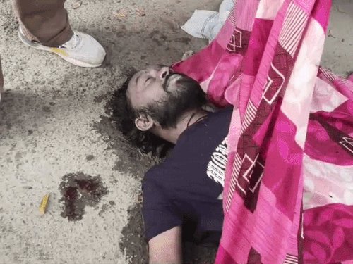ठेके के पास नाले में मिला युवक का शव, हड़कंप:सोमवार रात से घर से लापता था आकाश, पुलिस ने पोस्टमार्टम को भेजा शव