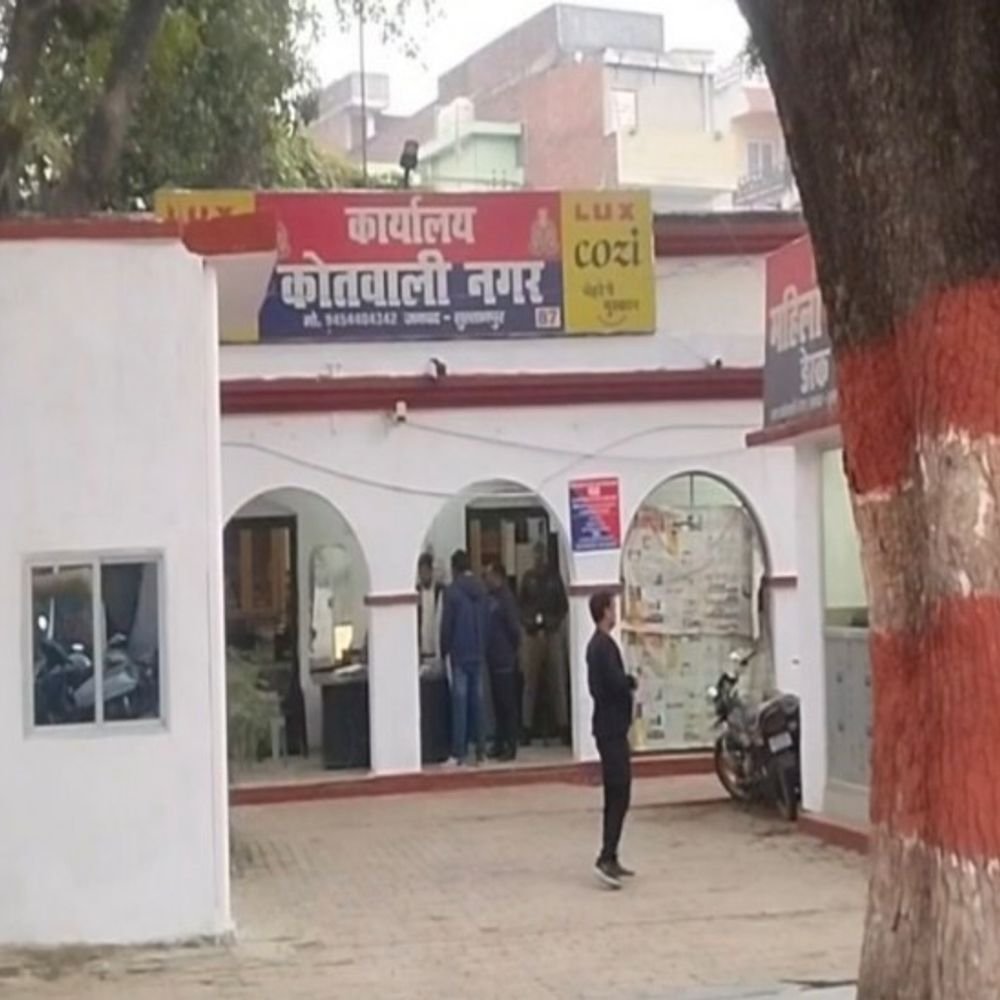 सुल्तानपुर में प्रिंटिंग प्रेस संचालक से लाखों की धोखाधड़ी:मशीन नहीं दी और रिपेयरिंग में भी लगाया चूना, दिल्ली के कारोबारी पर केस दर्ज