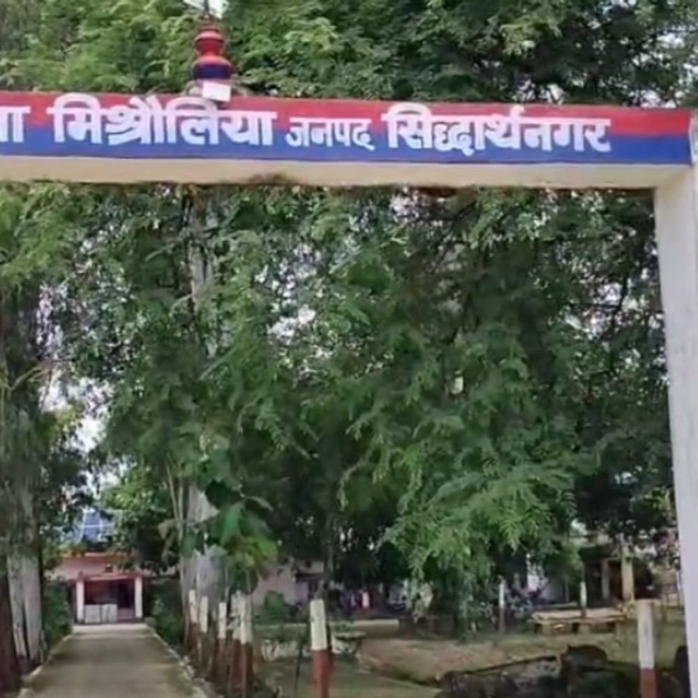 सिद्धार्थनगर में पारिवारिक विवाद, महिला और ससुर से मारपीट:लात-घूंसे और डंडे से पीटने का आरोप, 3 के खिलाफ मुकदमा