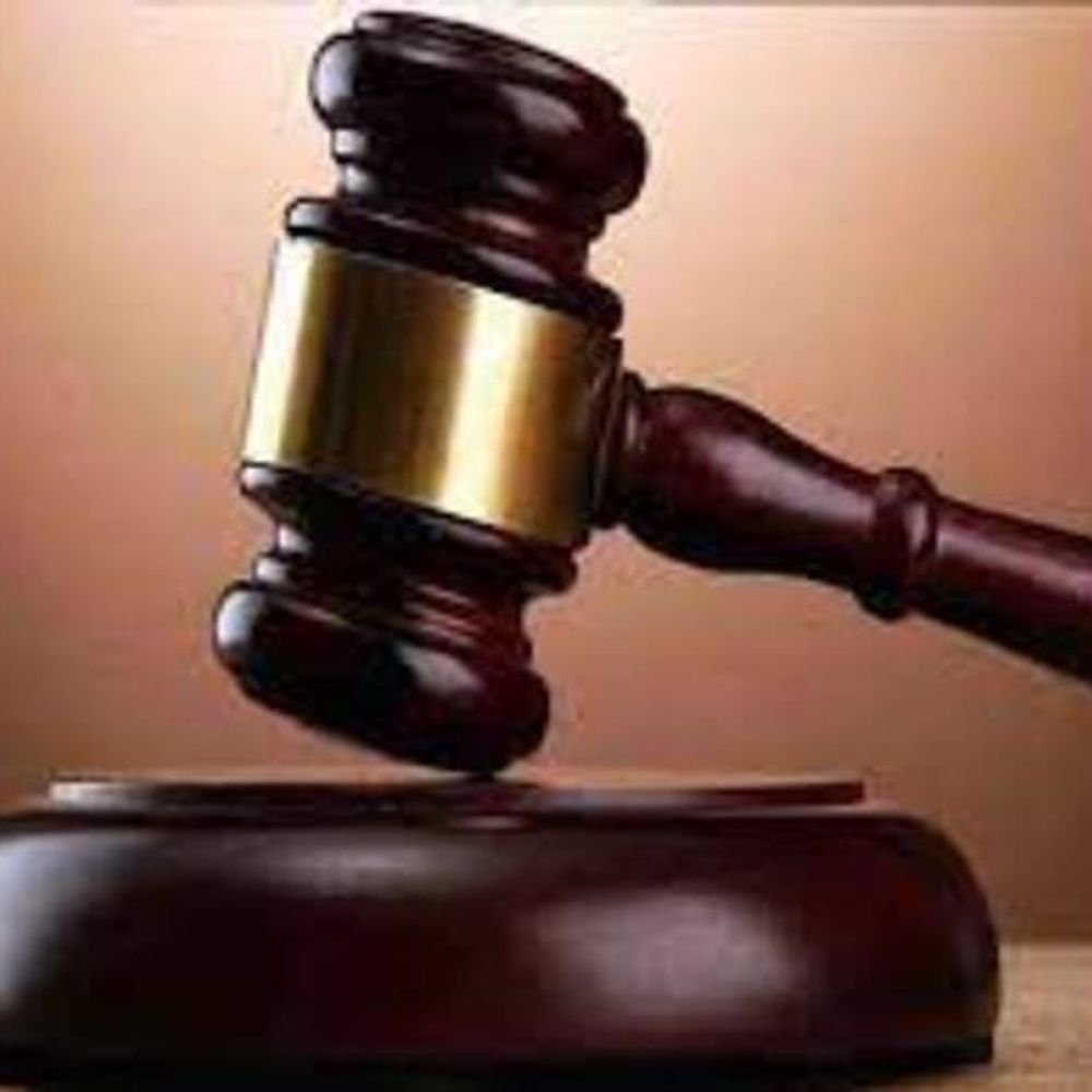 झांसी में हत्या की कोशिश करने वाले को उम्रकैद:युवक को पीटकर मरणासन हाल में कर दिया था, एक दिन पहले पत्नी को पीटा था