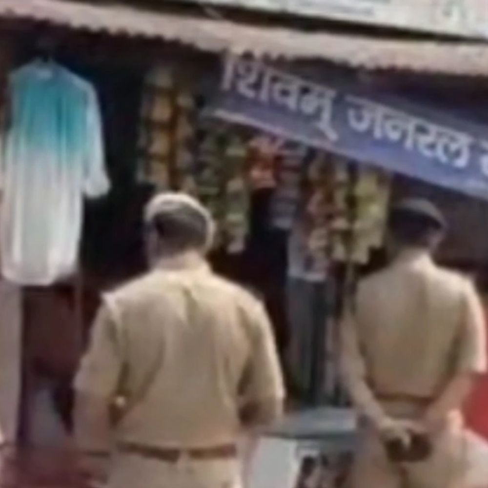 पिज्जा रेस्तरां में धमाके की वजह अब भी रहस्य:तीन दिन बाद भी नहीं सुलझी गुत्थी, लखनऊ से आएगी एक्सपर्ट टीम