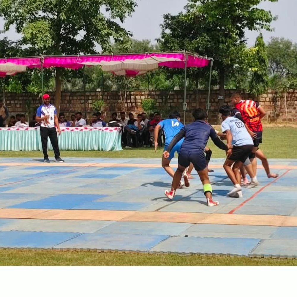 आगरा में छलेसर ने जीती अंतर महाविद्यालय कबड्डी ट्रॉफी:मलपुरा में हुए फाइनल में चौधरी रघुनाथ सिंह महाविद्यालय को 49-31 से हराया