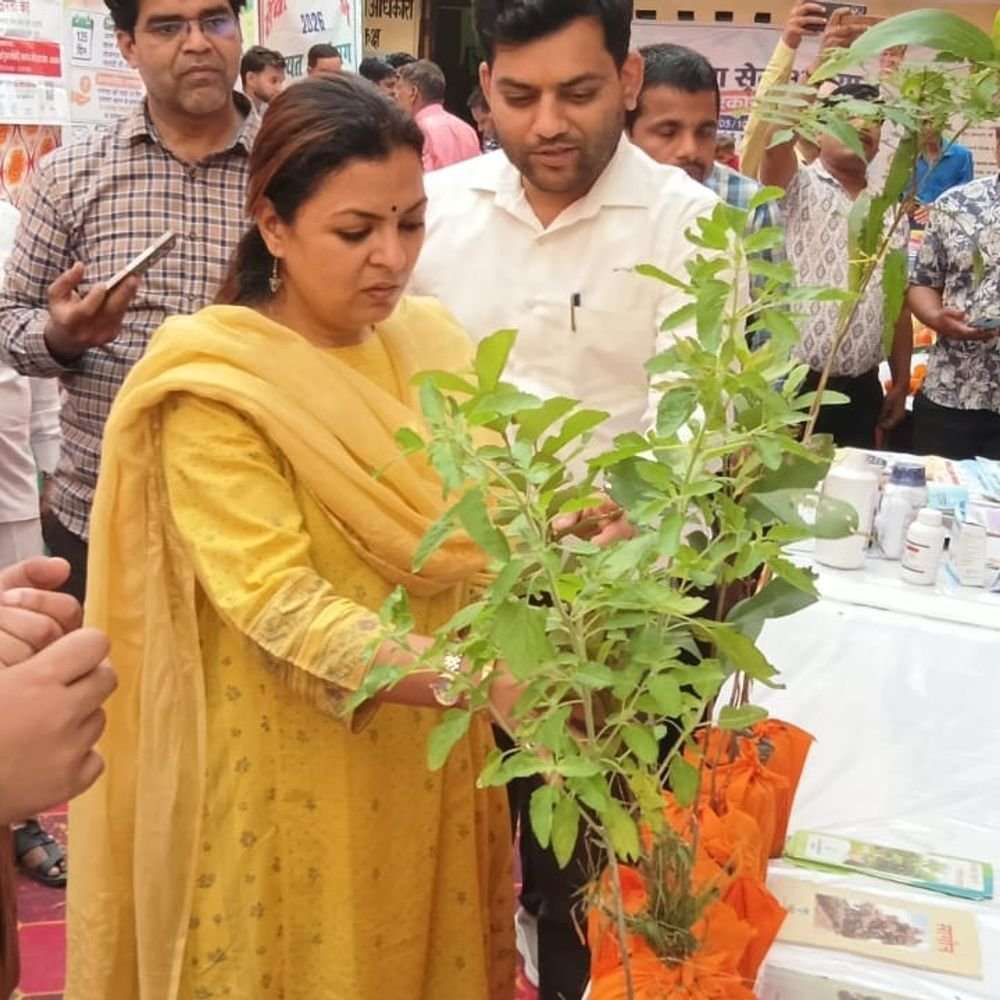 सेवा संकल्प मेले का अधिकारियों ने लिया जायजा:एडीएम ने गर्भवती महिलाओं की गोद भराई कराई, दो बच्चों का अन्नप्राशन