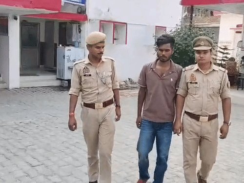 झांसी में युवक की आंख फोड़ने वाला आरोपी गिरफ्तार:शराब पिलाकर घुमाने ले गए थे, मारपीट कर सिर फोड़ा था, इससे आंख की रोशनी गई