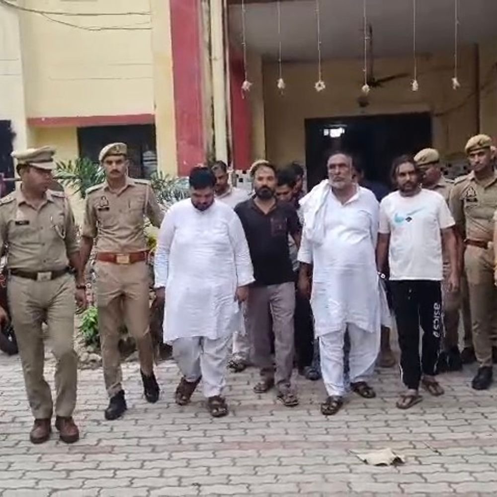 मुजफ्फरनगर में पुलिस टीम को घेरकर आरोपी छुड़ाने का मामला:8 आरोपी गिरफ्तार, नामजद समेत 20 ग्रामीणों पर भी केस