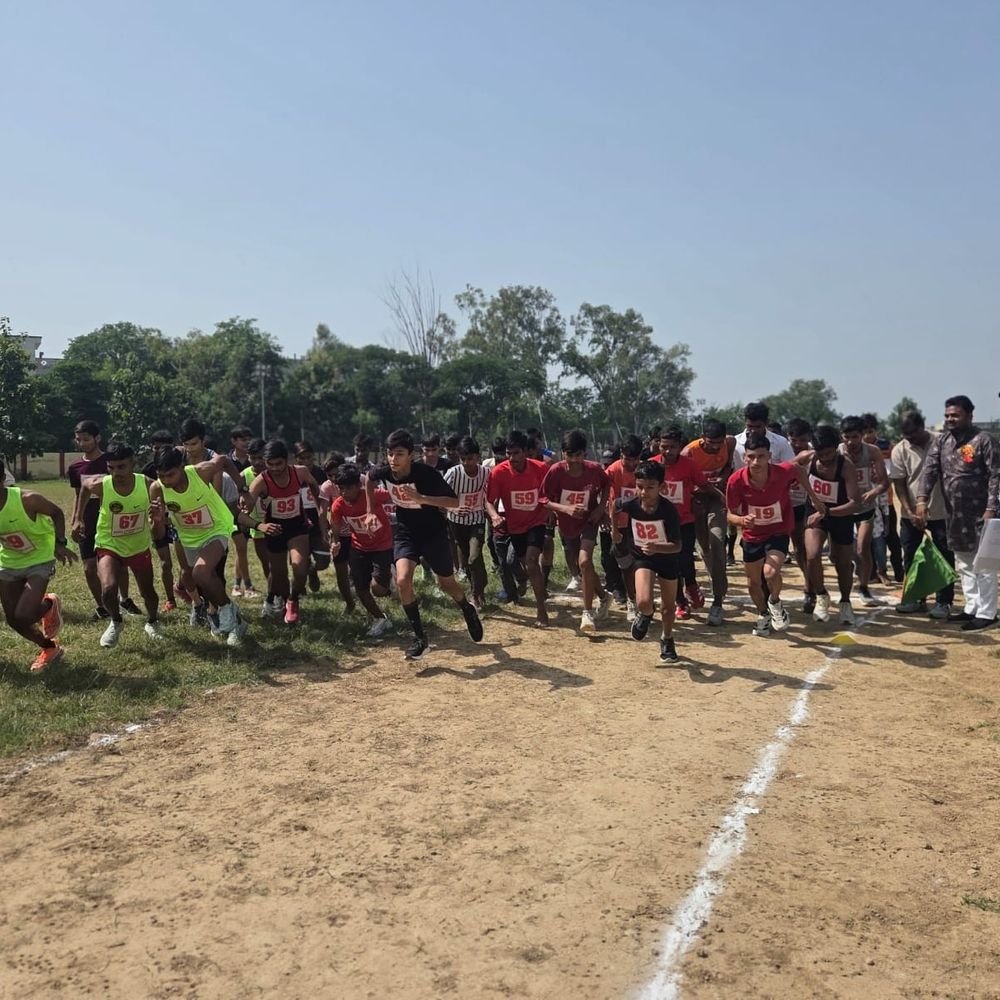 उरई में पैदल चाल प्रतियोगिता:104 खिलाड़ियों ने लिया भाग, बालकों में केशव व बालिकाओं में रवीना ने मारी बाजी