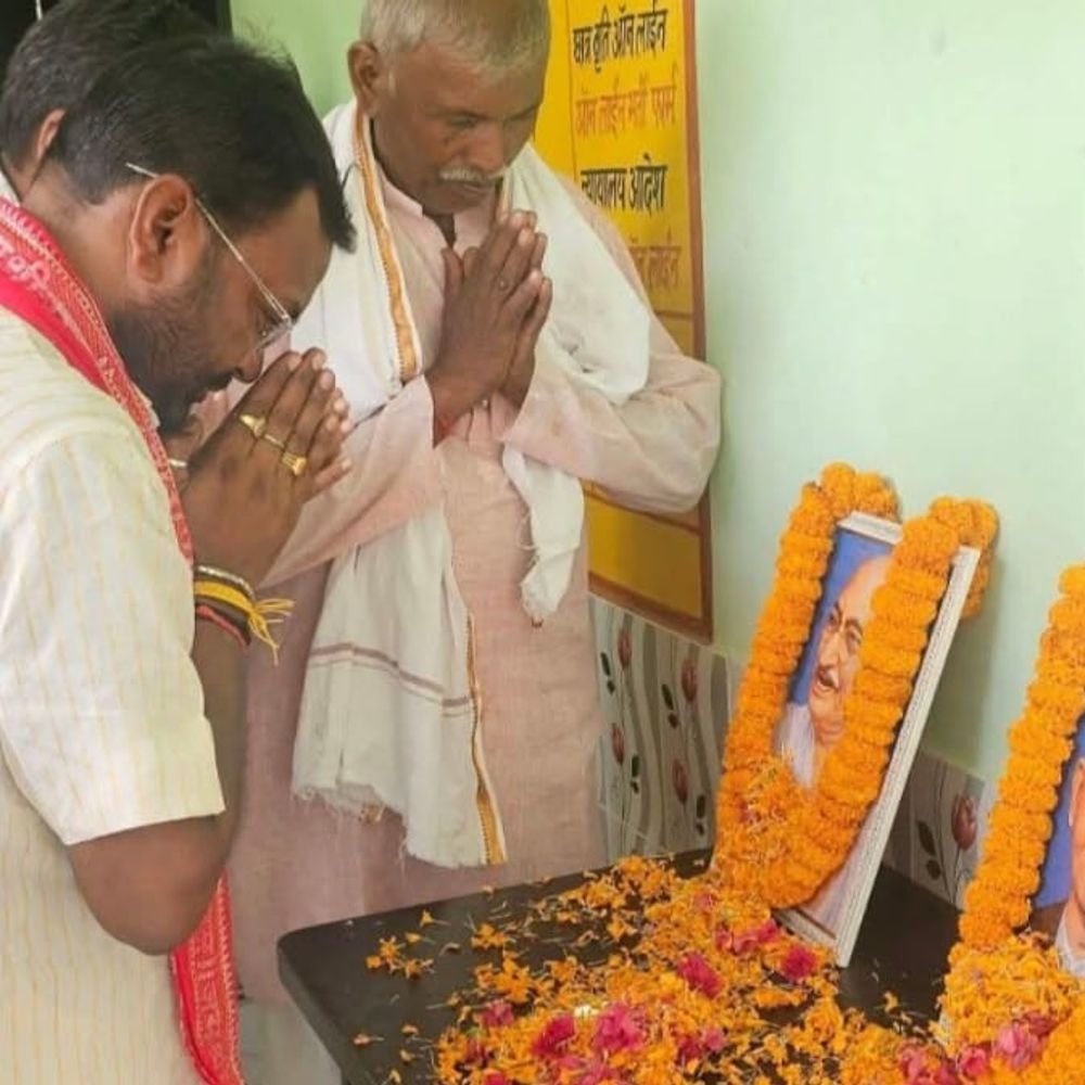 बरवा महादेवा में गांधी-शास्त्री जयंती समारोह:ग्रामीणों ने महापुरुषों को नमन कर लिया स्वच्छता और राष्ट्रसेवा का संकल्प