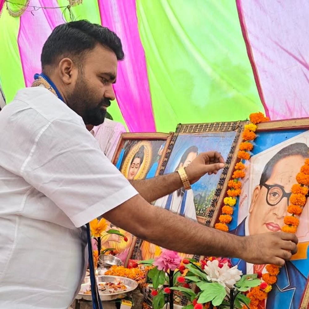 सीतापुर में पंचदिवसीय बौद्ध कथा:महापुरुषों के विचारों और बुद्ध के धम्म पर चर्चा