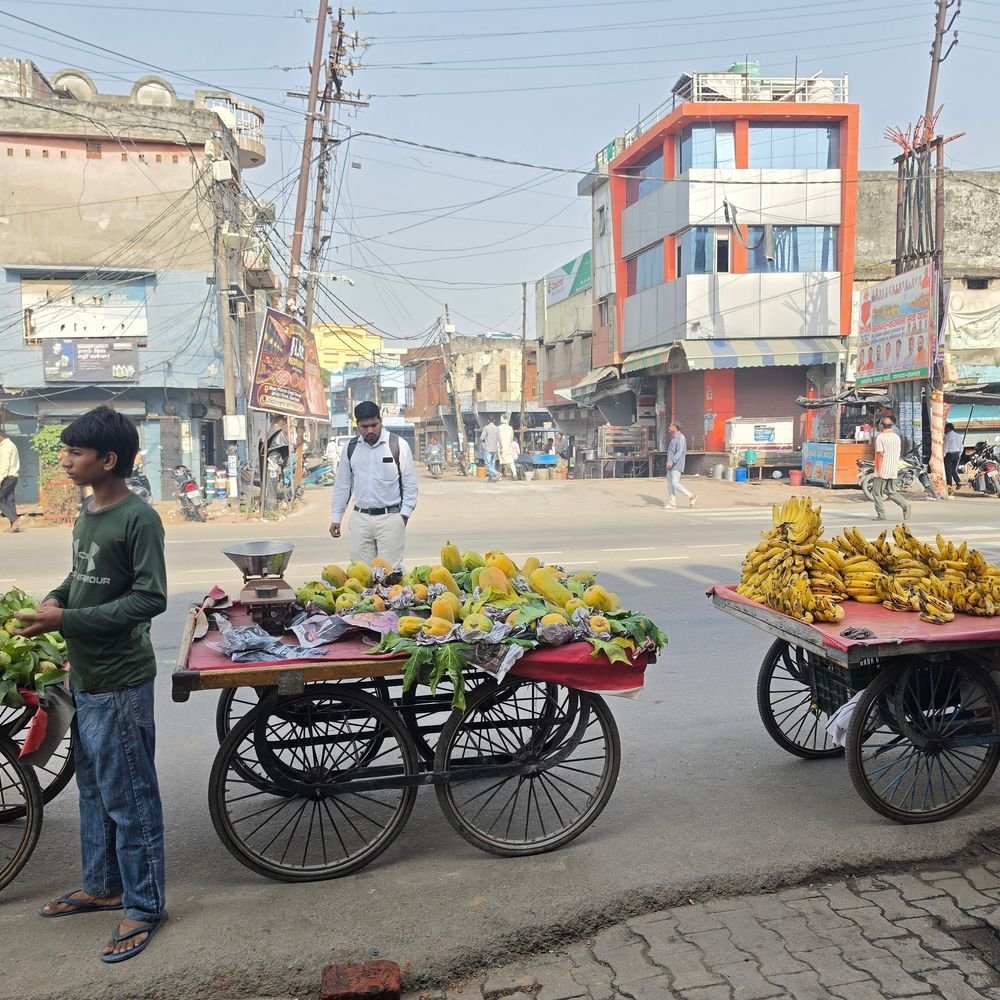 संभल में मौसम बदलने से मरीजों की संख्या बढ़ी:22 डिग्री पारा पहुंचा, दिन में गर्मी और सुबह-रात को ठंडक, 97% अधिक बारिश