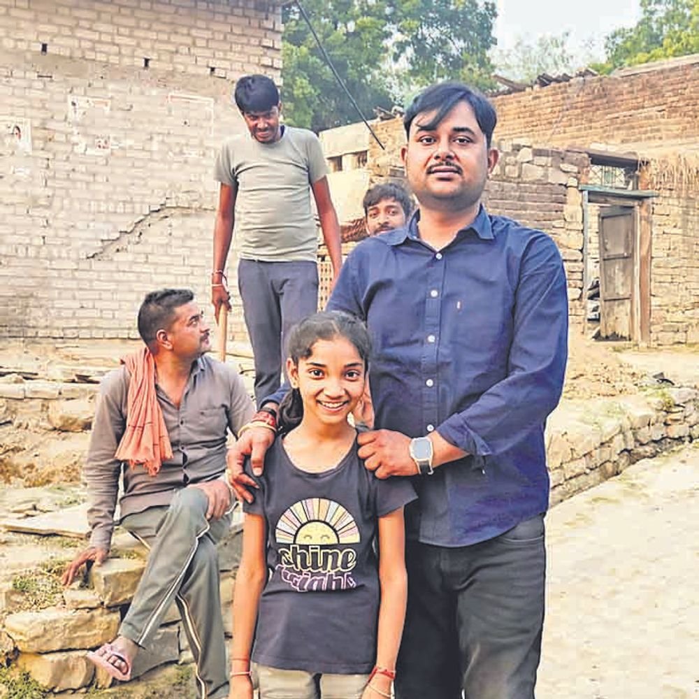सरपंच की जीत पर ही चप्पल पहनी