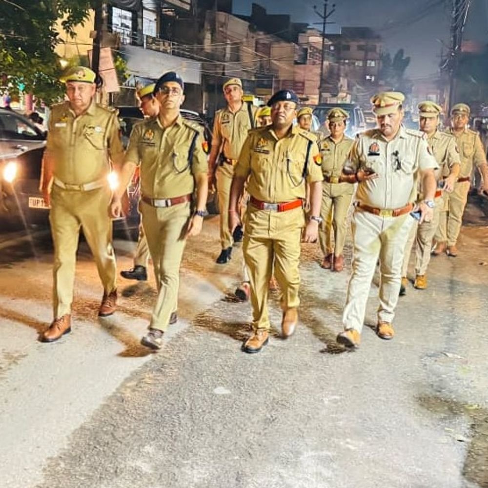 सरसों फेंकने के विवाद में बुजुर्ग दंपती पर हमला:बुलंदशहर में पुलिस ने 3 टीमें बनाईं, आरोपियों की तलाश जारी