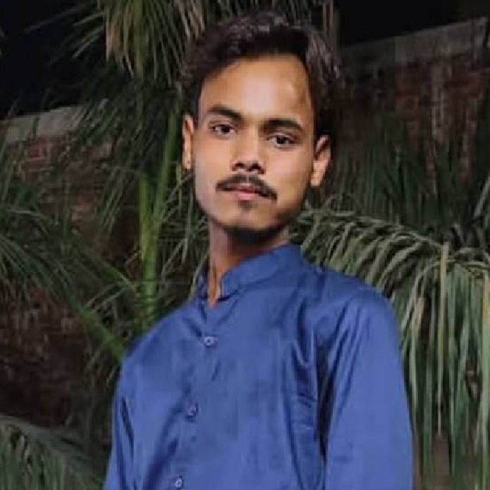 झांसी में एक्सीडेंट में युवक की मौत:दुकान का सामान खरीदकर घर लौट रहा था, बेकाबू बुलेट सड़क किनारे गड्‌ढ़े में गिरी