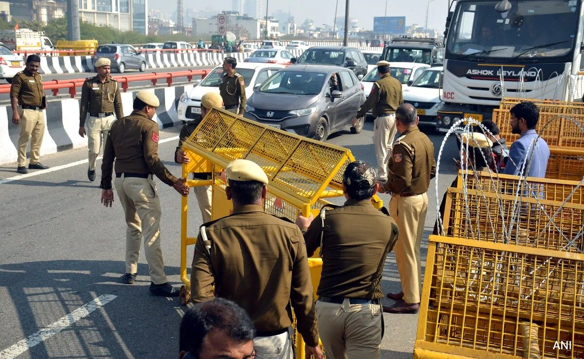 दशहरा 2026: दिल्ली-एनसीआर में 13 हजार से अधिक पुलिसकर्मी तैनात, यातायात पर भी नजर
